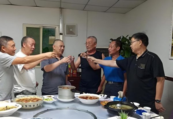 股票king 酒厂退休工人揭秘白酒3大骗局，很多人深信不疑，别再上当了