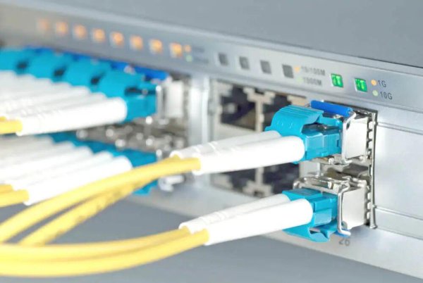 星速优配 光模块双雄市值两日蒸发超千亿元